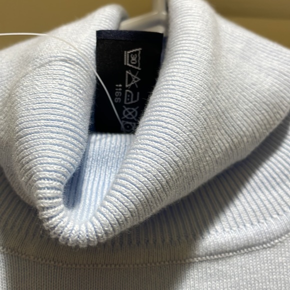 Gap light blue turtleneck sweater (sz XL) - Picture 2 of 9